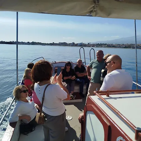 Botel Tour In Barca Trinacria Escursioni Calatabiano