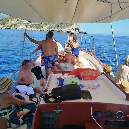Botel Tour In Barca Trinacria Escursioni *